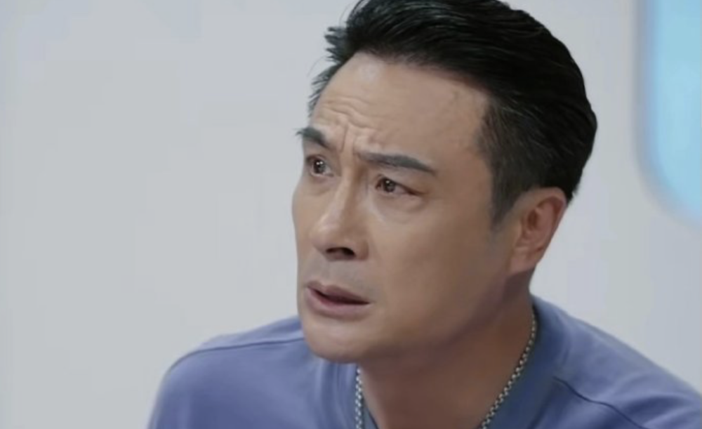 "吴镇宇与吴费曼父子合力，引发的网络风波：究竟谁才是真正的‘超级学霸’？精神损害赔偿费用翻倍的消息引热议！"