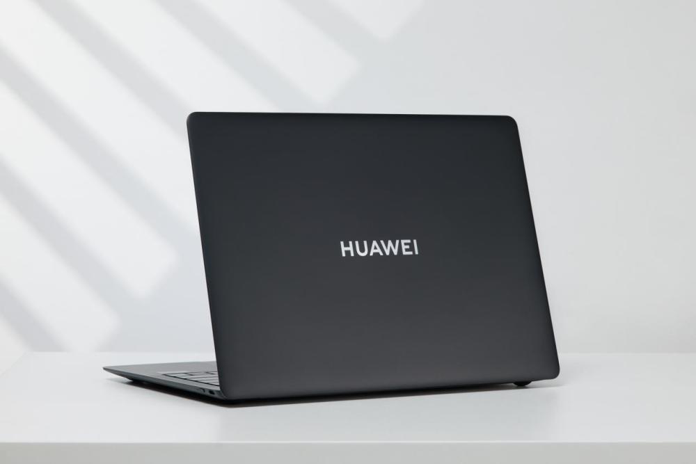 "百克时代：全面升级，MateBook X Pro带你体验卓越性能的新篇章"