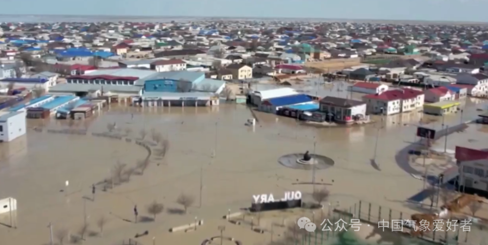 "暴雨沙尘即将退场，冷空气迫近：北方新一轮高温强对流临近"