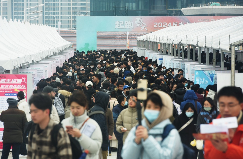 "浙江跃升全国常住人口首位，增量超过湖南40万的数据公布引发热议"