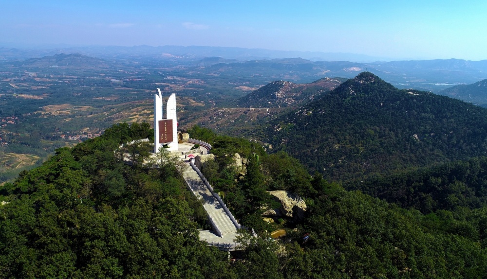 "山东沂蒙地区的独特岩石造型地貌：岱崮地貌，我国第五大"