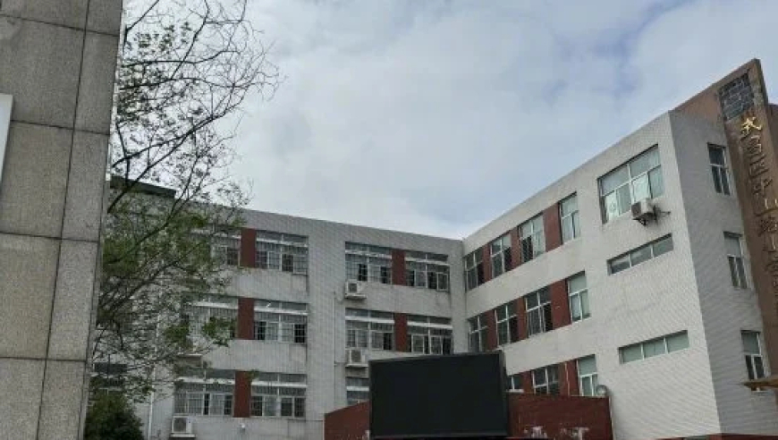 多动症男孩五一后将回归学校，家长们合力劝阻欲辍学