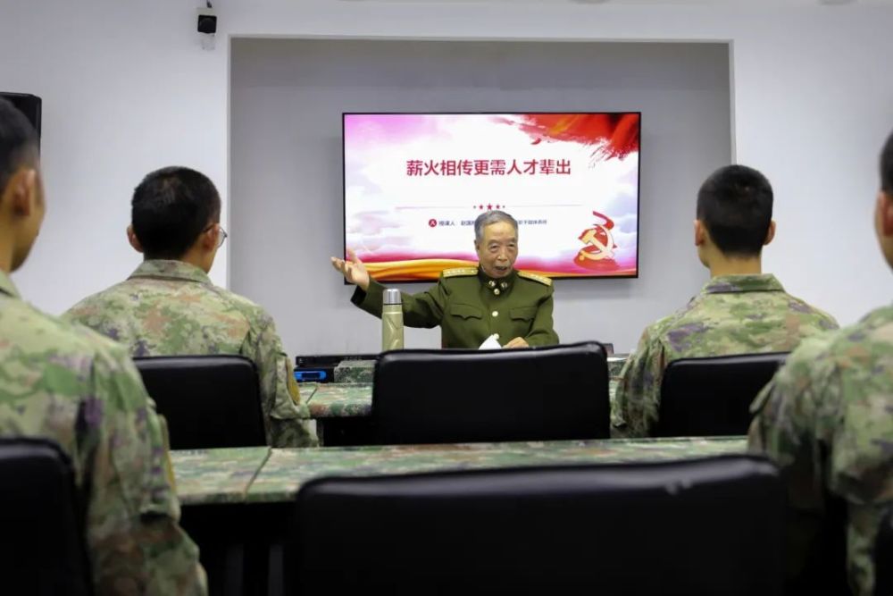 "高山雷达站：聆听『战斗英雄』的过去与未来声音！"