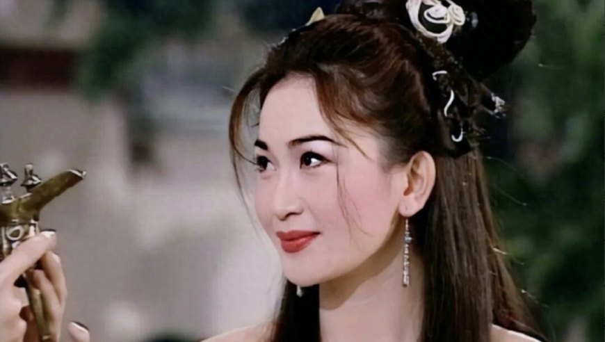 温碧霞独特的魅力：美得如仙女，黑得好似难民般的性感形象