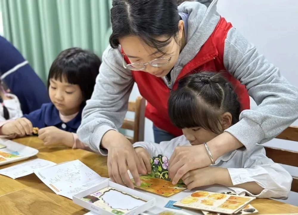 "精彩纷呈：海量珍稀昆虫标本，让孩子们在探索中收获知识!"