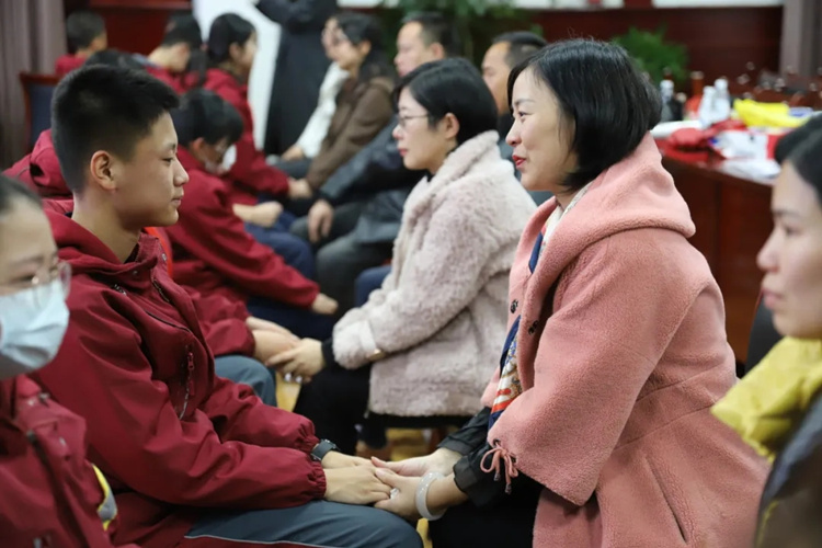 "成都青羊家长学校：提升孩子未来潜力的关键要素"