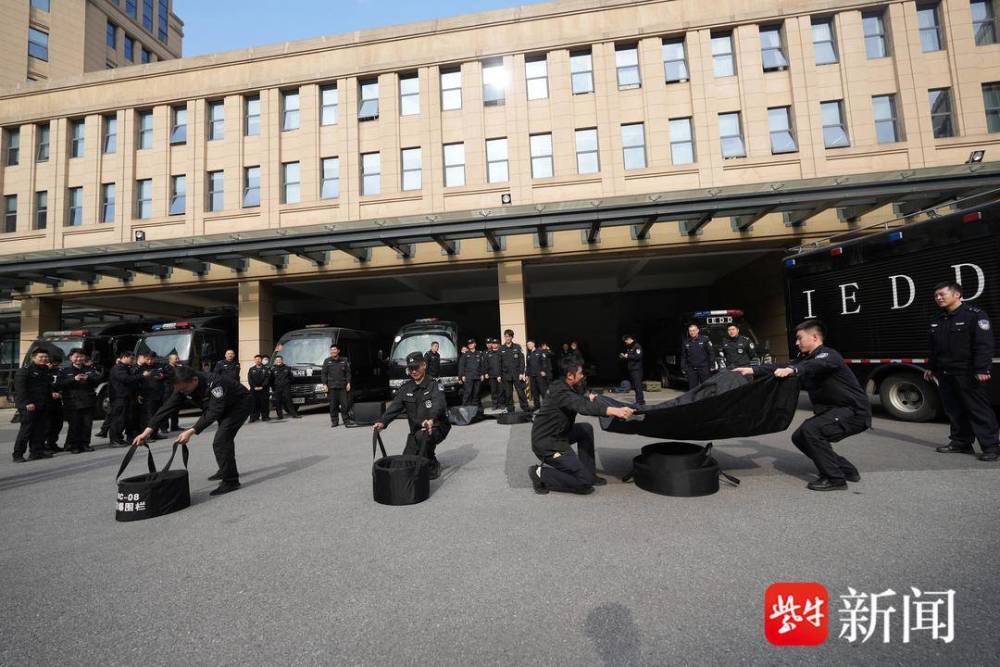 "南京特警吹响春季实战化训练冲锋号：砺剑秣马练精兵"