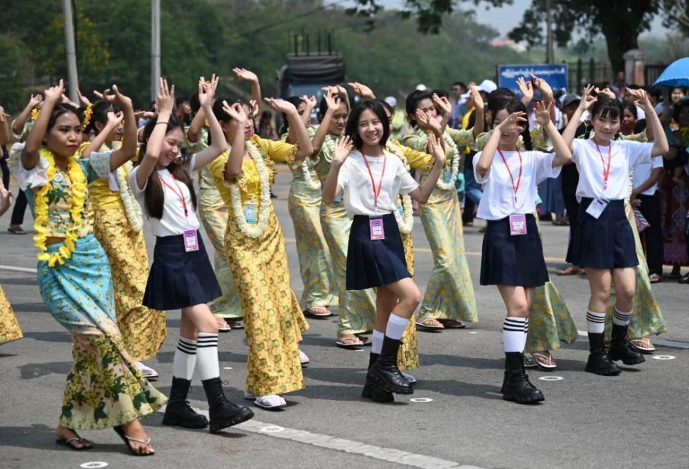 "缅方在曼德勒洪水事件中展开大屠杀：震撼人心的悲剧现场爆炸案"