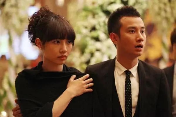 "一边想冲着于和伟而来，却又被这位女二号的精彩演绎深深吸引——深度解析《爱上女医生》：职场剧中的高光时刻与共鸣瞬间"