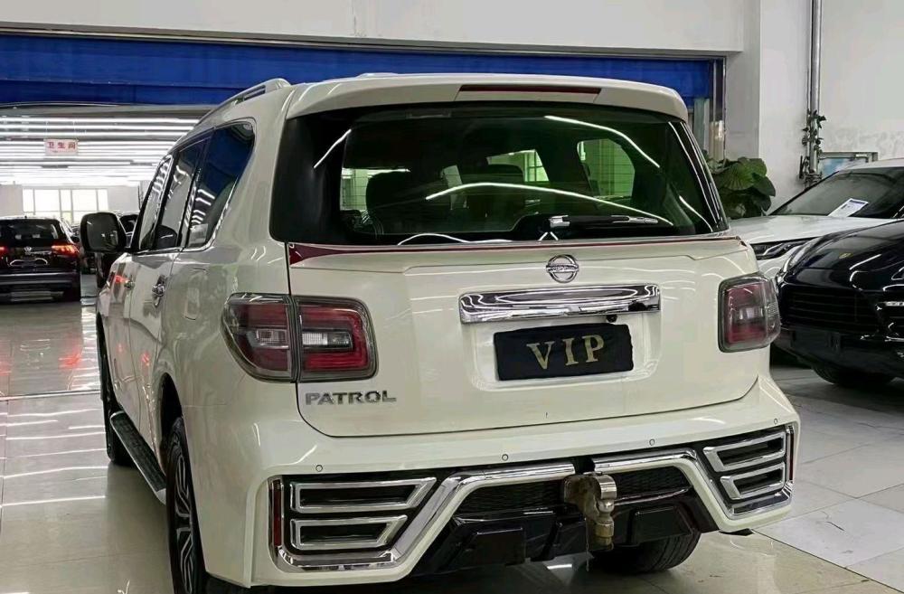 "日产‘途乐’黑鹰版即将登陆港！搭载5.6L V8引擎，比陆巡更出色的表现！"