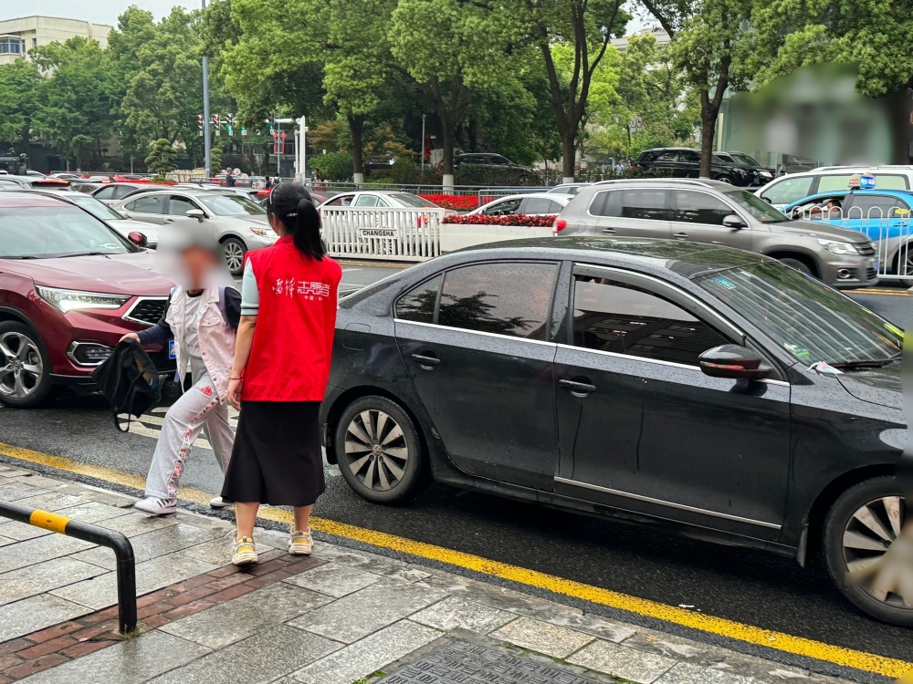 "家长护学岗：意义的转变与实践反思"