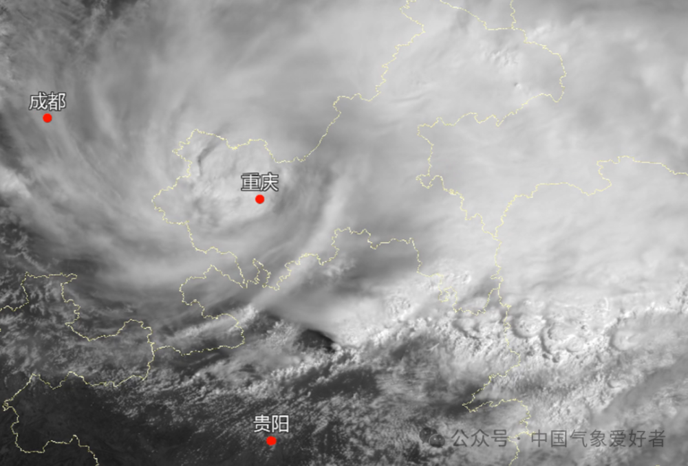 "强热带风暴即将袭扰中国华南地区，暴雨中心位于广东，预计引发超强降雨"