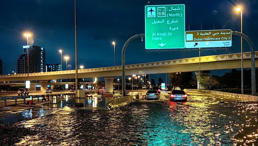 豪华城市的剧烈暴风雨引瞩目: 世界最奢华的城市遭受罕见降雨量冲击