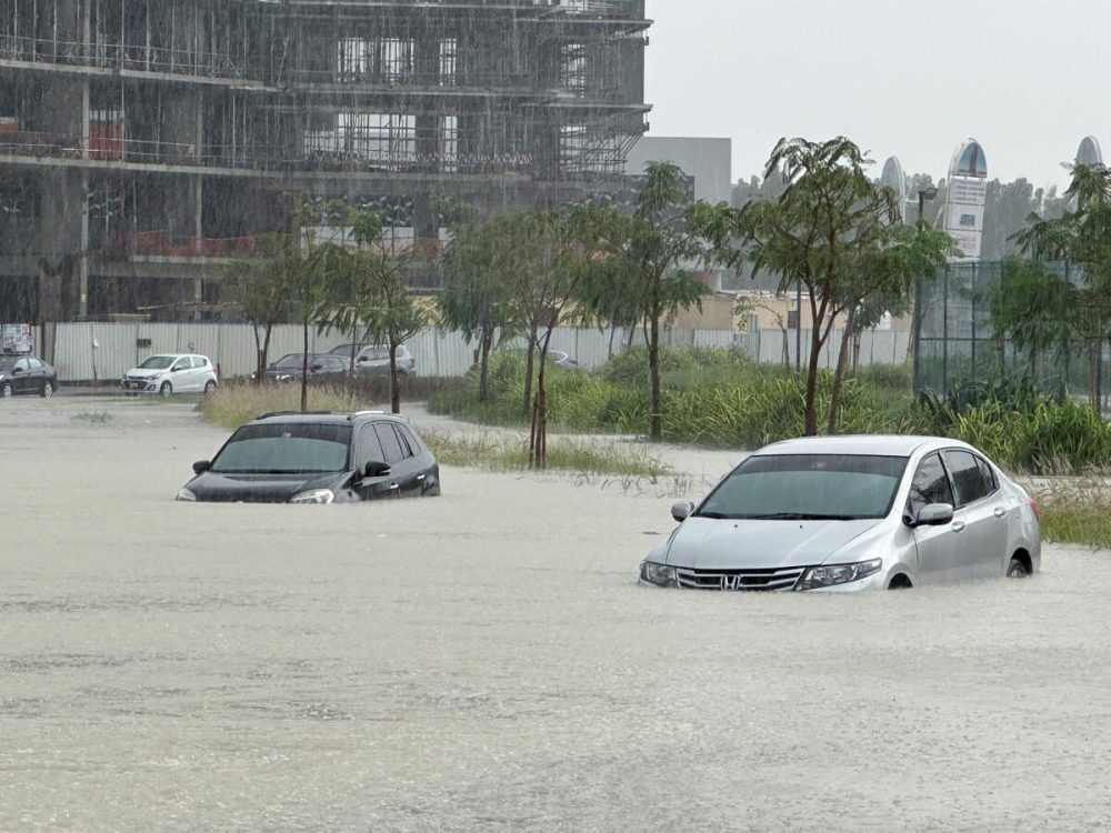 "豪华城市的剧烈暴风雨引瞩目: 世界最奢华的城市遭受罕见降雨量冲击"