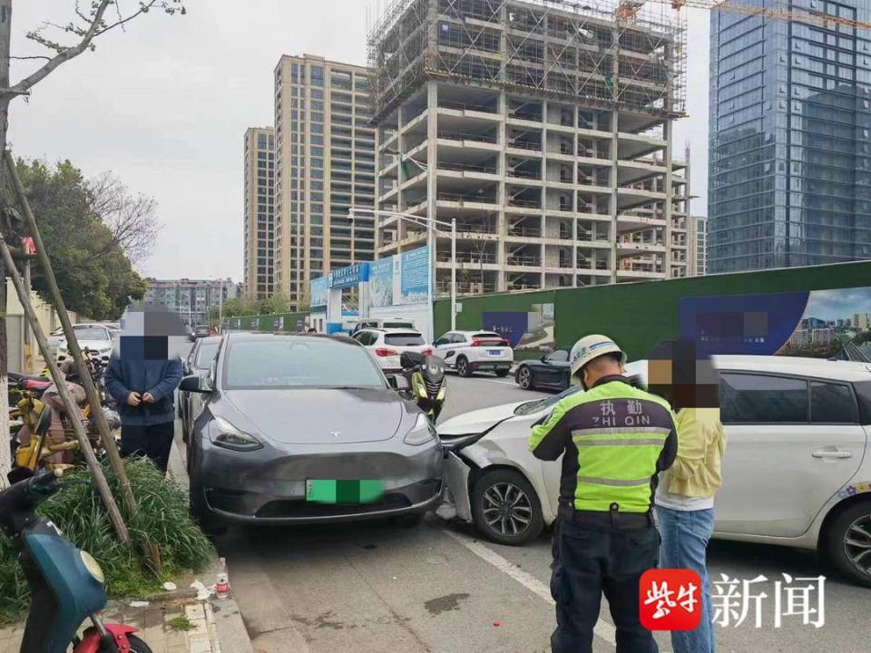 "醉驾？这是史上最严重的交通事故之一！"
"酒后驾车？抱歉，这可能不是您想要的结果。"
"慎驾！一路惊魂的车祸告诉我们教训何在！"
"不听劝告，从此后悔莫及！"