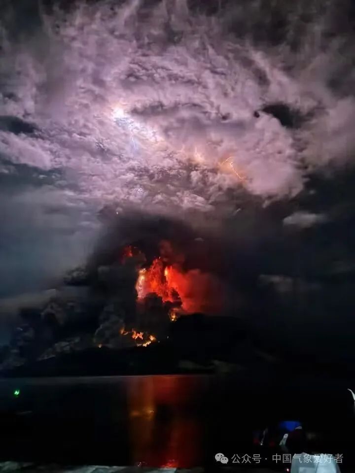 "印尼鲁昂火山爆发引发6.5级日本西南部地震，详情尽在掌握"