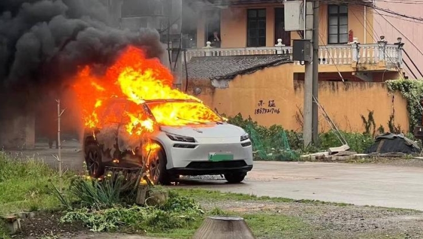 浙江临海新能源车起火事故：车企正确认证调查，目击者称并无人员伤亡