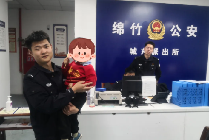 "上海男子疑将女儿遗弃至街头：一年多曾4次警车接送归家"