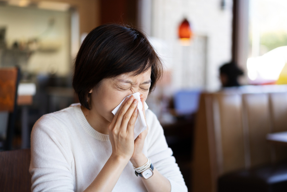 "氯雷他定登上热搜，为何网友称其为过敏人的‘救命药’?"