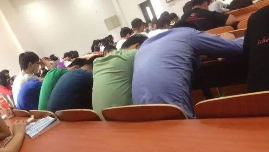 大学为何逐渐变成“高中式”？其实并非为了减轻学生的责任，而是想更好地履行大学本来的职责！