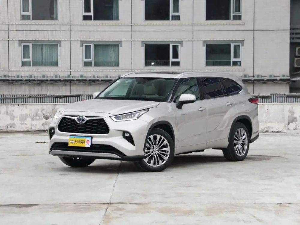 "超越2.0的全能豪华SUV，四驱5米，7座舒适空间，领先三大件与家族首选！"