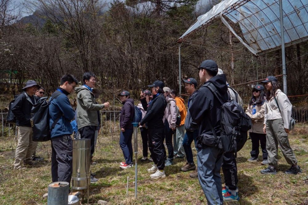 "探索冰冻圈、生物圈与人类活动的相互影响——学习冰冻圈、生物圈及人类活动对环境的影响初探"