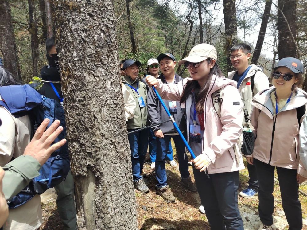 "探索冰冻圈、生物圈与人类活动的相互影响——学习冰冻圈、生物圈及人类活动对环境的影响初探"