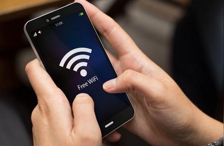 手机上的强大功能：更改WiFi密码、提高网络速度与防止他人蹭网