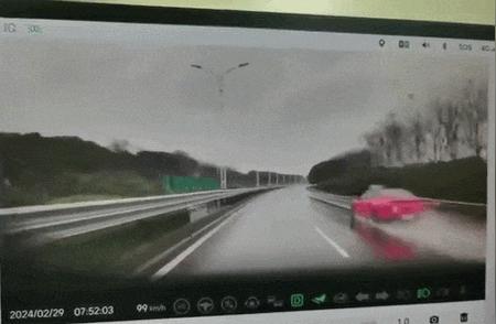 小鹏汽车：诚挚道歉，暴雨中撞车引发火灾事故，车体受损严重