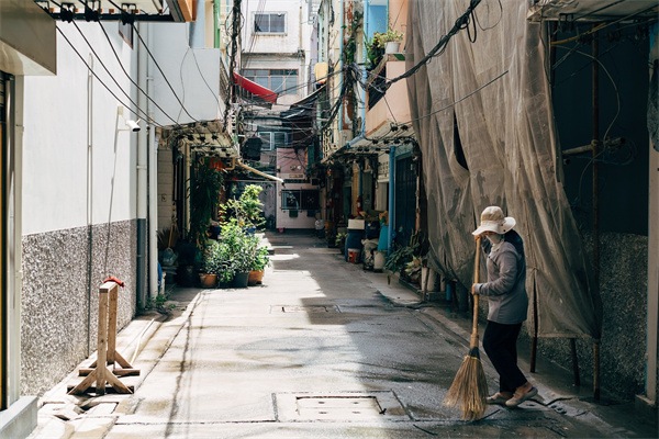 梦见清洗地面的可能预兆：解析与解读