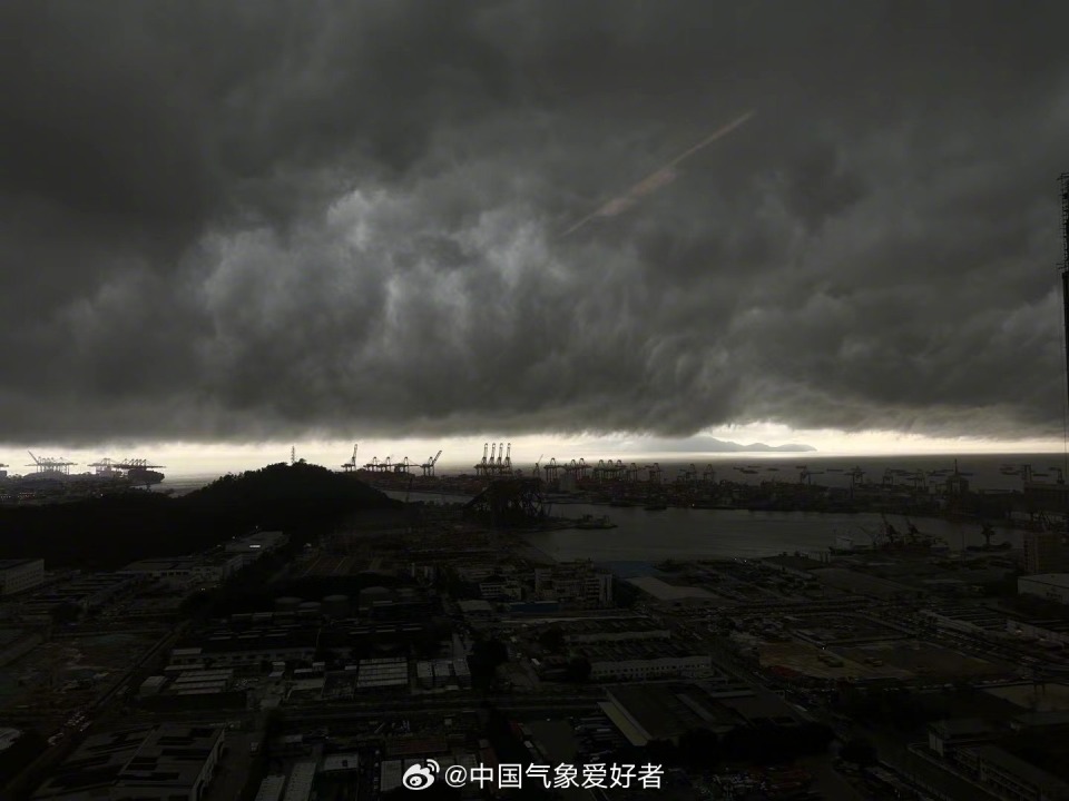 "广东省未来几个月降雨量将显著增加，预计将下个月进入5月前广东将经历大范围的洪水。