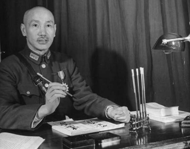 "刘伯承元帅评述：1946年，蒋介石为何会失败？"