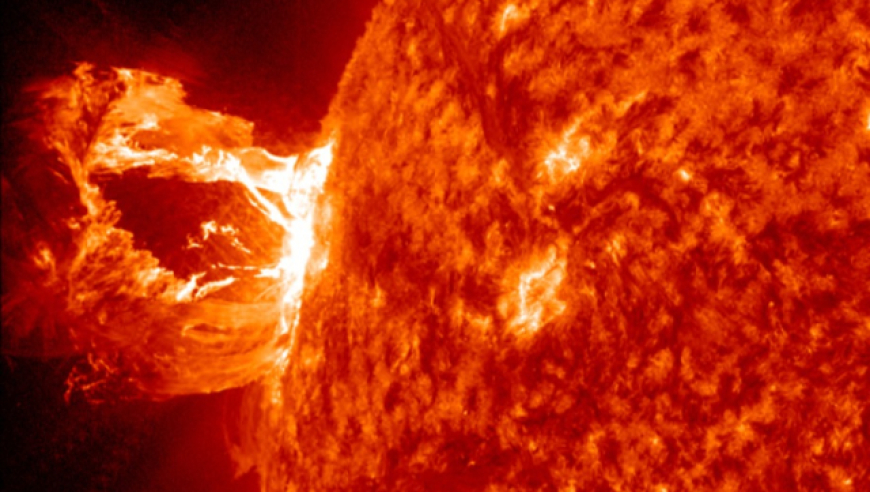 5月3日 上午 太阳爆发 强耀斑 对我国上空电离层造成影响