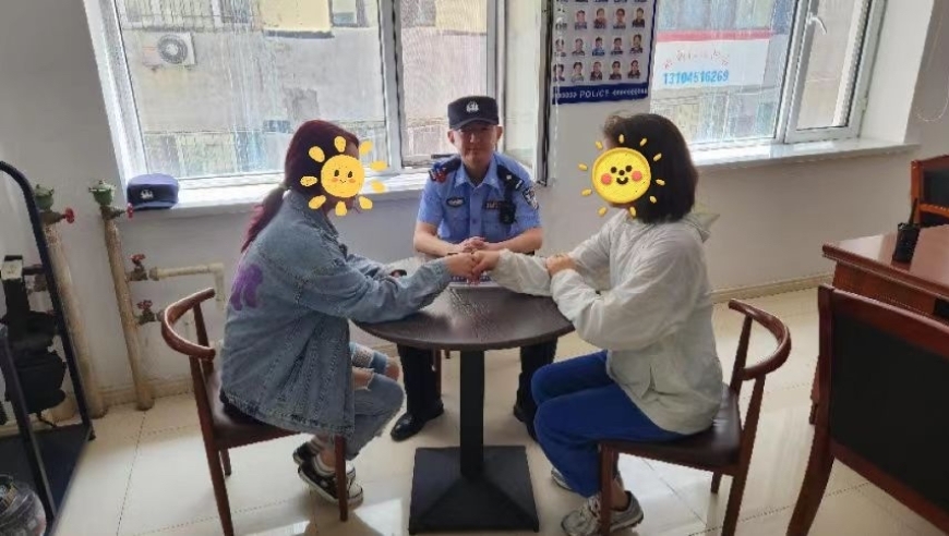 邻里间育儿观念之争：警民联手调解，化解矛盾冲突