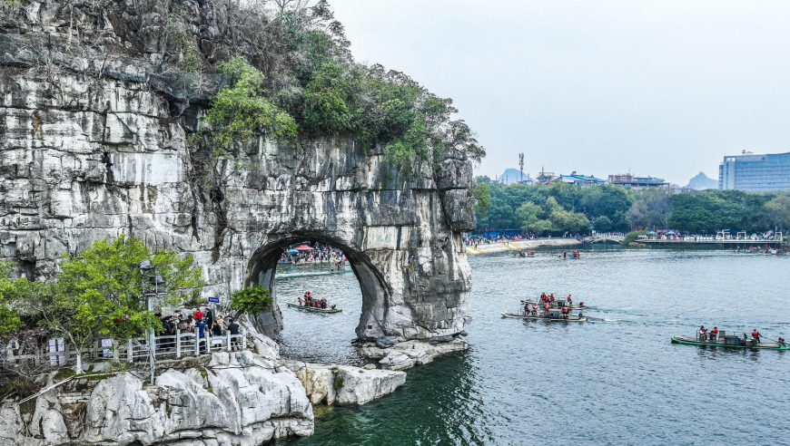 暴雨天气下：桂林著名景区现状与旅游开发建议