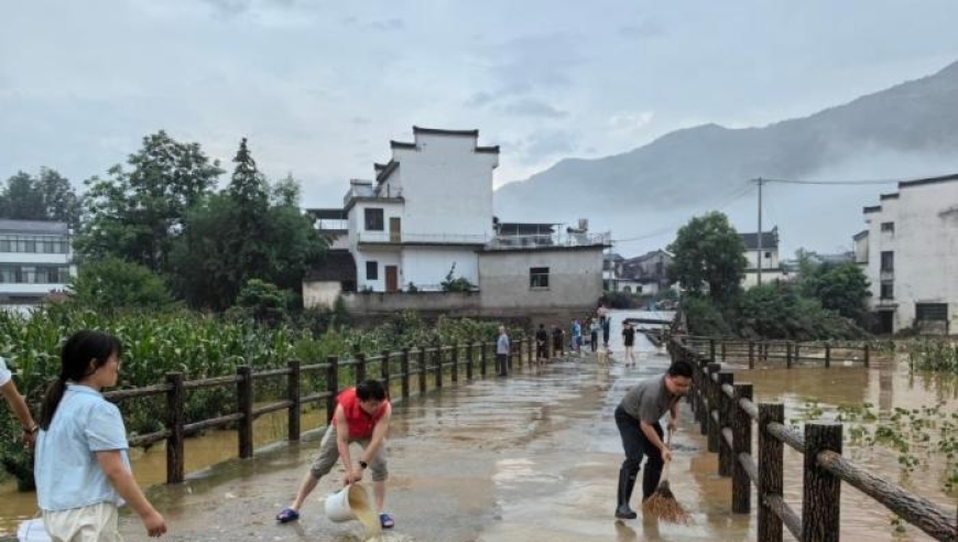 南方暴雨灾害，互联网专家预测：预计5.20-5.30期间中国预计将遭受史上最大规模的南方暴雨灾害，保险公司已经启动受灾严重地区，多家保险公司已经接报案估损高达6.19亿元。