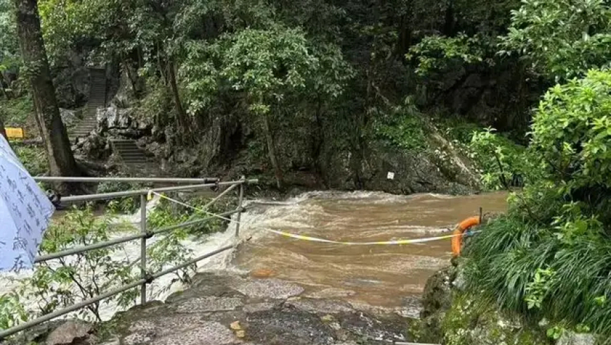 杭州灵隐寺突然发大水，景区回应：我们将立即启动紧急疏散程序