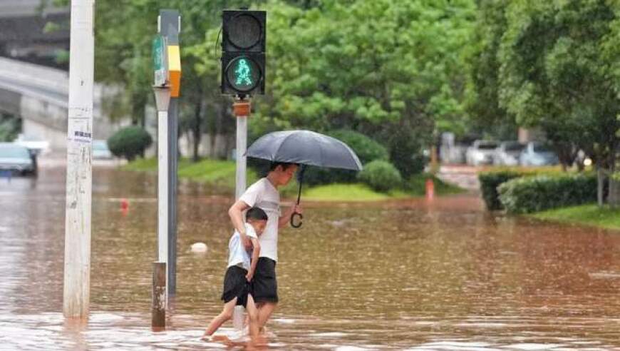 南方暴雨与北方炙热：如何应对极端天气频发的问题?