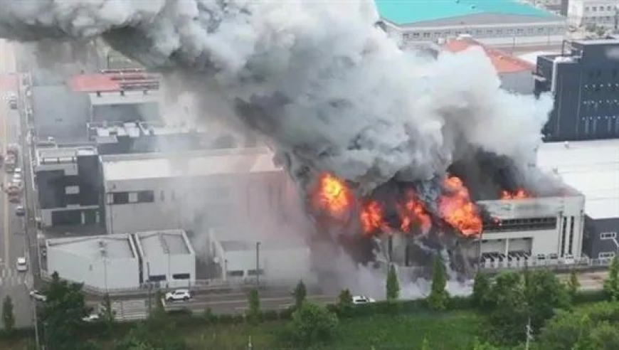 韩国工厂发生锂电池爆炸事故震惊全球！17中国工人丧生，韩国电池厂突发悲剧，3.5万块锂电池瞬间爆炸致17人死。