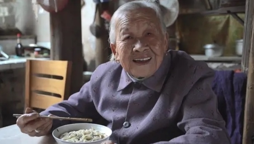 探秘三位百岁长寿老人的饮食秘密：他们偏爱一道早餐美食，坚持了30年不吃腻！