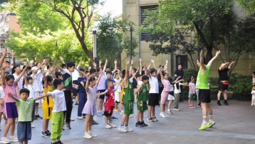 杭州一小区组建公益跑团暑期带领百名孩子锻炼，成为家长口中的‘别人家的邻居’