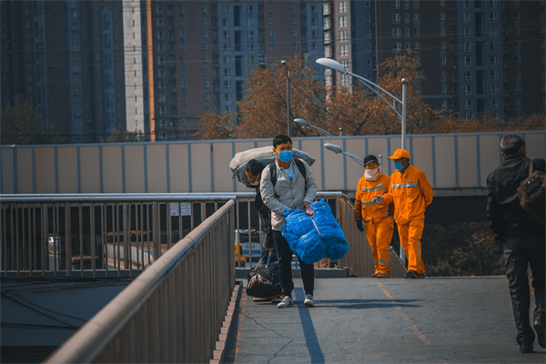 梦见老公打工回家的常见预示及解读