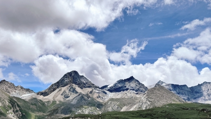 神奇的西藏秘境：雪山峡谷温泉草原尽在其中