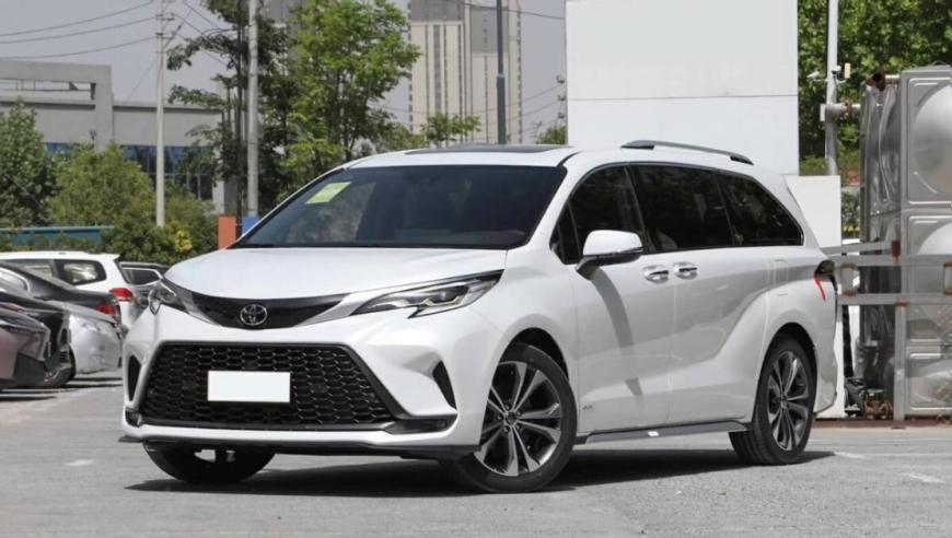 丰田29.98万起的2.5L混动MPV：靠谱舒适，品质保障