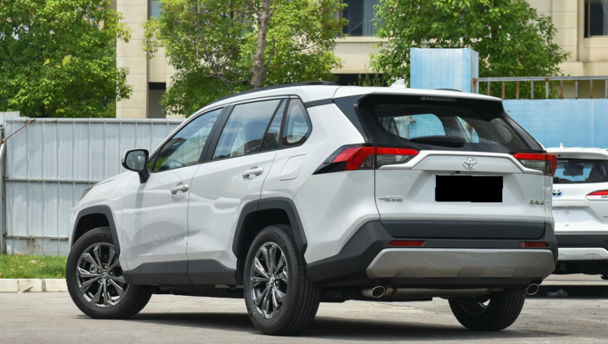 丰田RAV4荣放入门版车型跌破13万，搭载智能驾驶与自动挡，购车划算不？