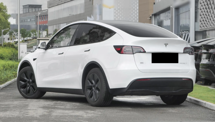 特斯拉Model Y：性价比之王，全系标配豪华配置的400V高压快充平台