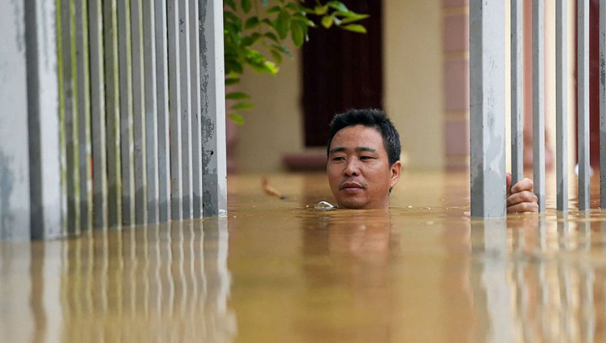 中国多地强降雨致山洪暴发:已有18死3失踪 摩羯级台风袭击东南亚地区

暴雨袭越南：200人丧生 预警等级提高 风暴持续肆虐