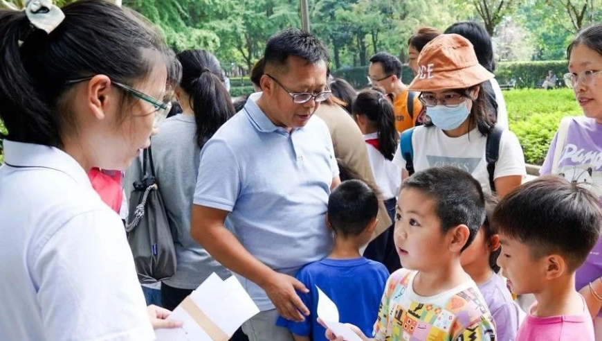 城市步行：从小百代小楼到田汉铜像，全家共享的亲子之旅