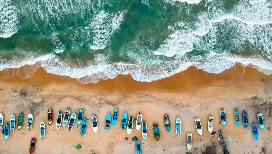 夏日魅力与珊瑚礁：印度洋最璀璨的“宝石”——让你永远充满活力与热情