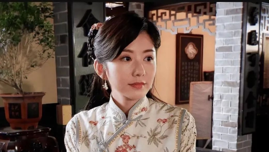 TVB小花喜迎结婚周年庆，上海富二代老公现上海豪宅婚宴落幕，TVB小花：婚后生活满足愿望，低调生活不急于复出。